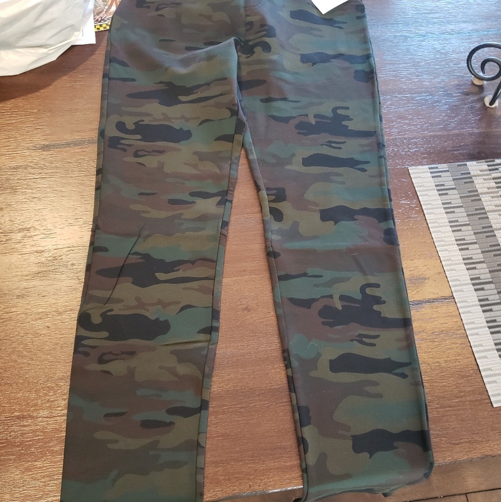 Camo leggings